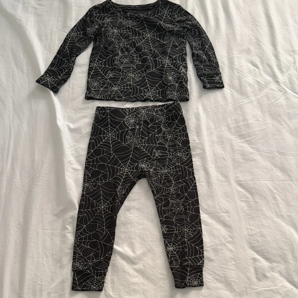 Spider Web Kids Halloween Pajama Set size 2T